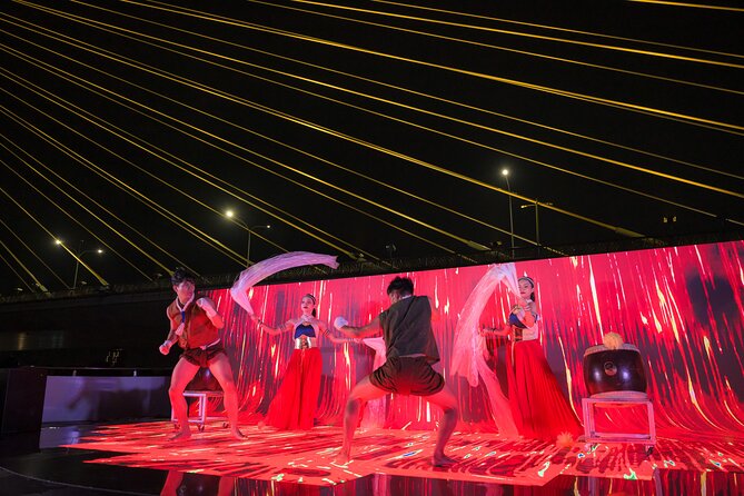 Bangkok Sawasdee Chaophraya Dinner Cruise from ICONSIAM - Music, Thai dance, and the evening atmosphere