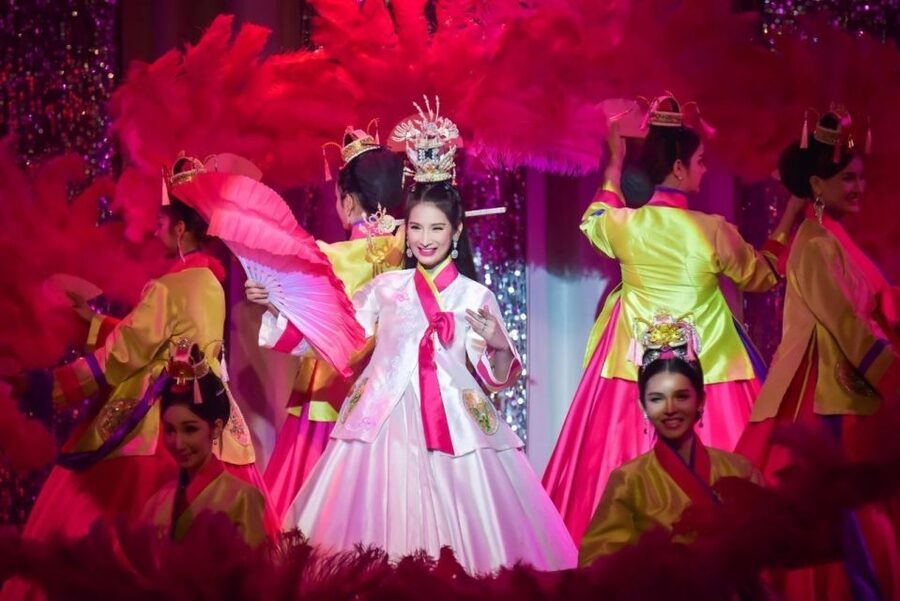 Bangkok: Skip-the-Line Golden Dome Cabaret Show Tickets - Seating can shape the whole evening