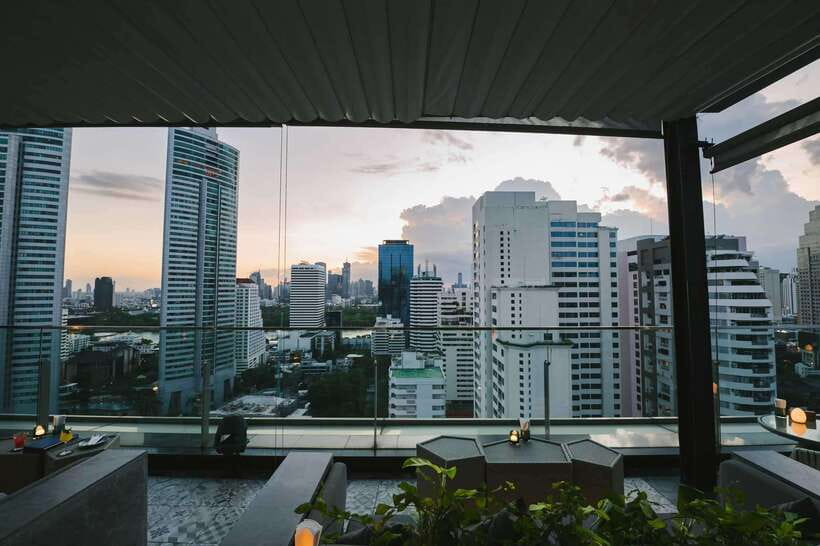 Bangkok: Sky on 20 Rooftop Bar With Free Flow Drinks - Dress rules and who should book