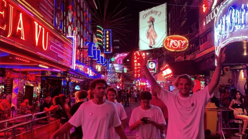 Bangkok: Soi Cowboy, Nana, Soi 11, Rooftops, Clubs & Go Go’s - Levels Super Club is the big finish