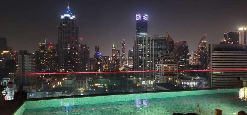 Bangkok: Soi Cowboy, Nana, Soi 11, Rooftops, Clubs & Go Go’s - Solaria rooftop: a smart opening above the streets