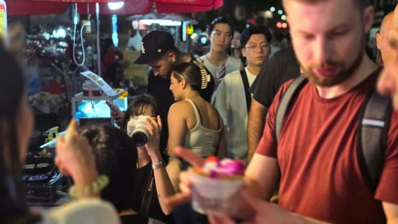 Bangkok: Street Food Tasting Tour at Night - Starting outside Wat Mangkon MRT