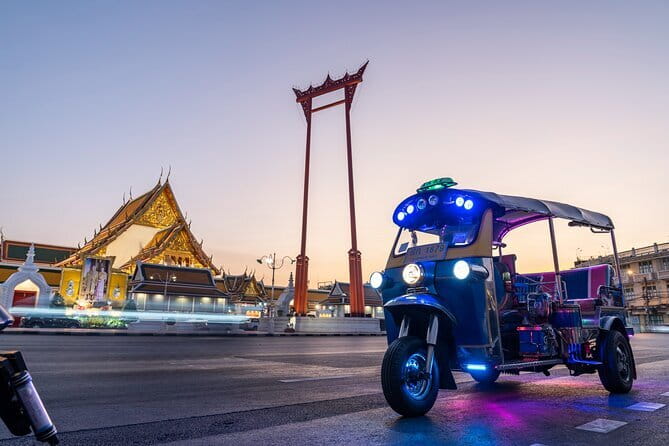 Bangkok : Sunset Food tour by Tuk Tuk boat with big Buddha view - Tuk-tuk travel and the old Talat Phlu area