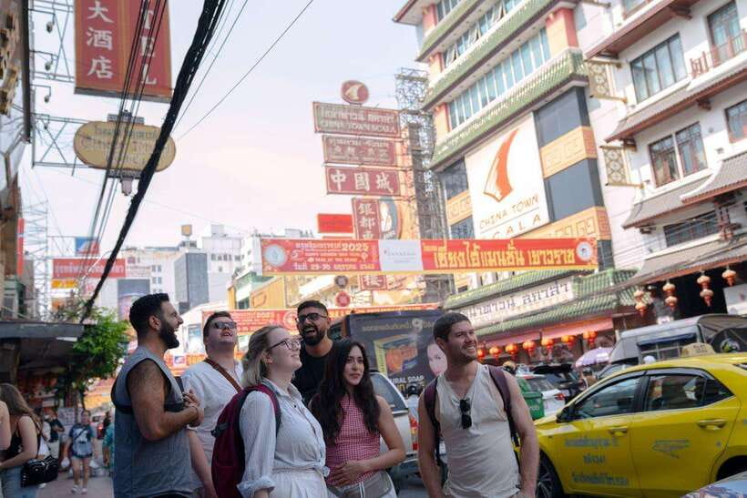 Bangkok: Talad Noi Hidden Gems & Street Food Adventure - Chow Sue Kong Shrine and its detailed architecture