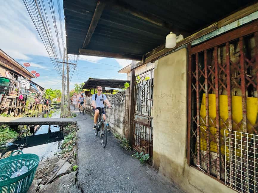 Bangkok: Temples, Canals & Local Life Bike Tour - Why Thonburi is the right side of Bangkok for a bike ride