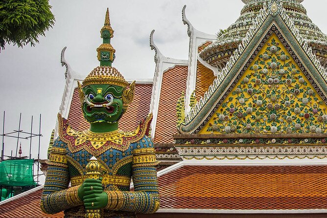 Bangkok Temples Tour - The final stop and the Golden Mount wording