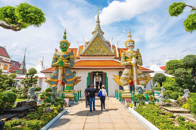 Bangkok Temples Tour at Wat Arun, Wat Phoa and Wat Saket - Crossing the river to Wat Arun