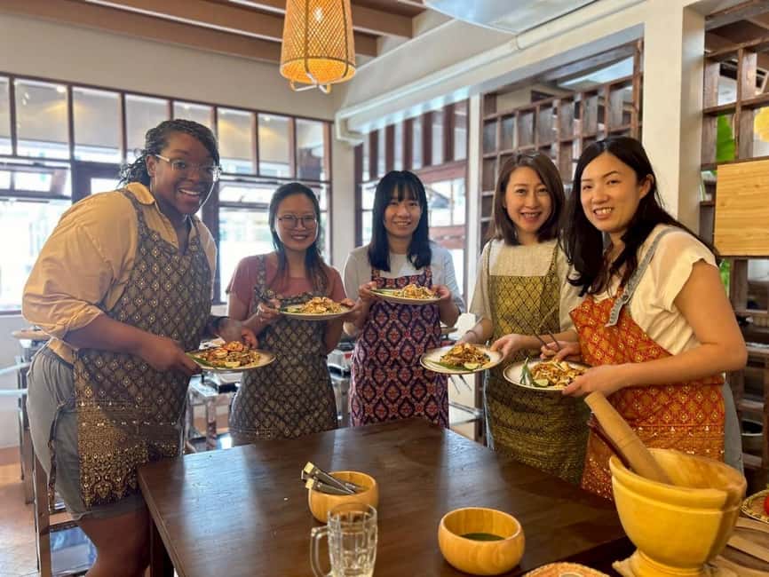 Bangkok: Thai Cooking Class With 4 Dishes & Thai Drink - Starting at Huai Khwang MRT Station Exit 3