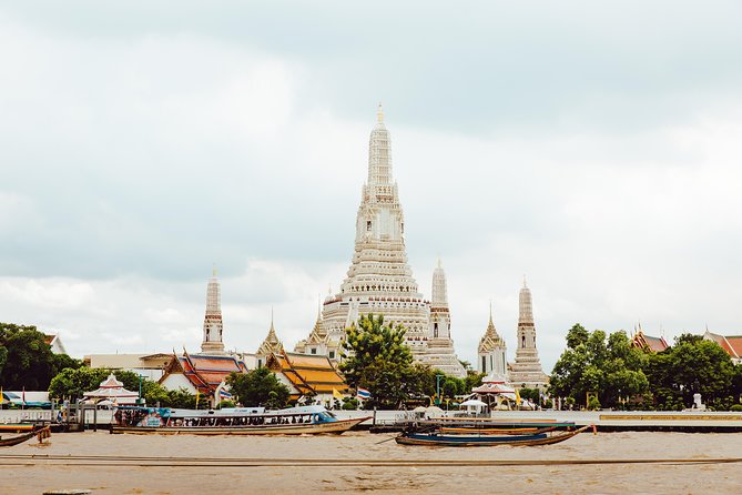 Bangkok: The Grand Palace, Wat Pho, and Wat Arun Walking Tour - Wat Arun, the final stop