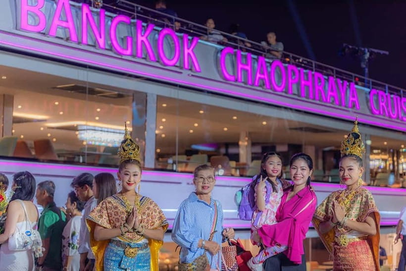 Bangkok: The Newest Luxury 5-Star Bangkok Chao Phraya Cruise - What happens during the two hours on board
