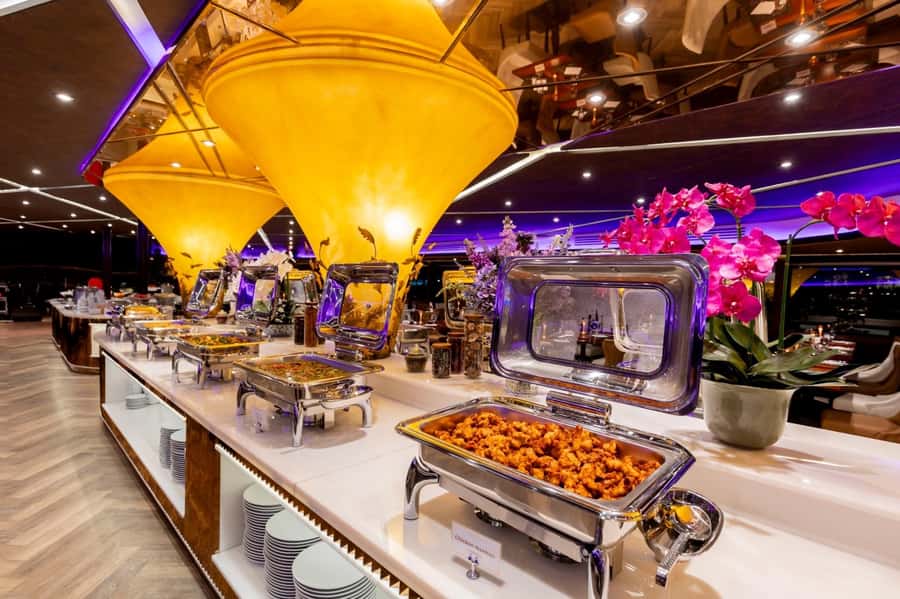 Bangkok: The Opulence Buffet Dinner Cruise with Live Band - Wat Arun and the first river views