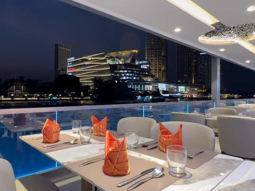 Bangkok: The Planet Chao Phraya River Dinner Cruise - The real timing issue: check-in at 7:00 PM, boarding later