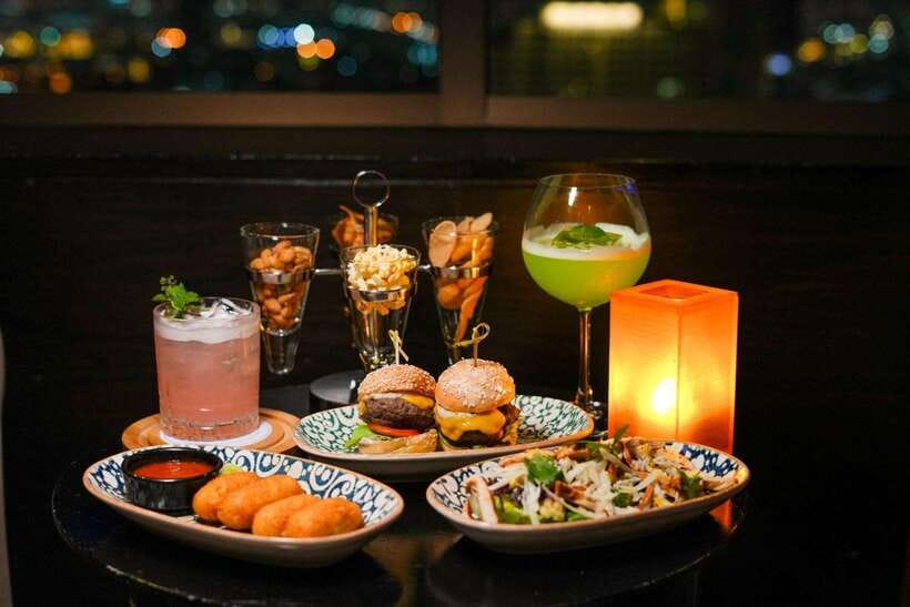 Bangkok: ThreeSixty Jazz Lounge at Millennium Hilton - Jazz is a bonus, not a guarantee