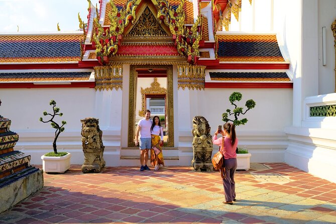 Bangkok Thrilling Tuk Tuk Tour (Private & All-Inclusive) - The Giant Swing and Wat Suthat