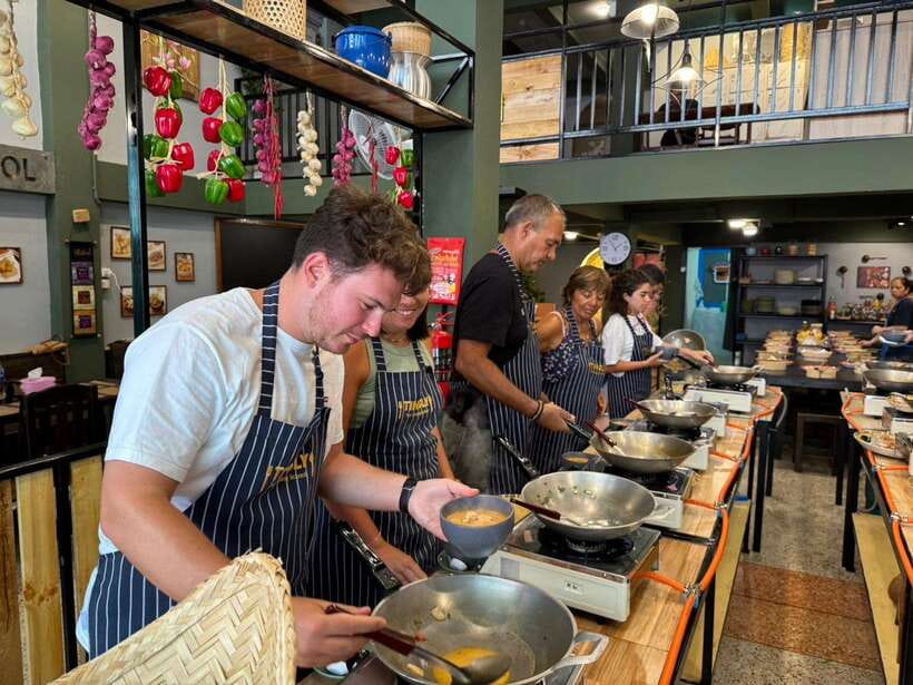 Bangkok: Tingly Thai Cooking School Half-Day Cooking Class - Mango sticky rice finishes the meal