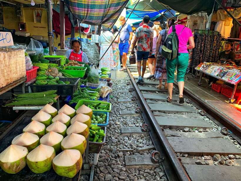 Bangkok: Train Market & Floating Market with Boat Ride - Who should book this day trip