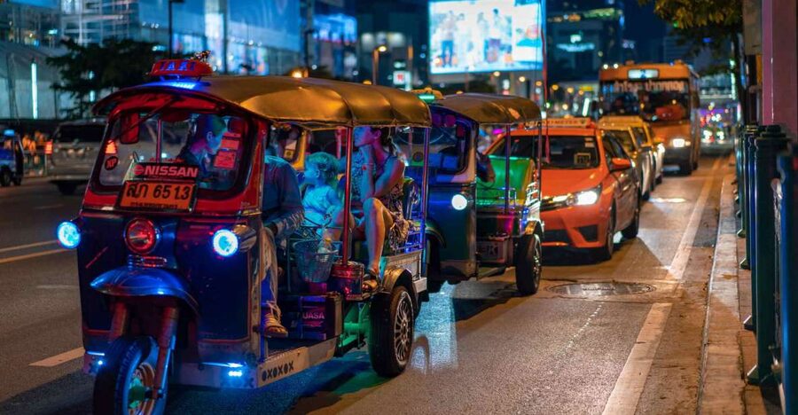 Bangkok: Travstore Original Bangkok Discovery Tour - From temple hill to Bangkok’s flower market