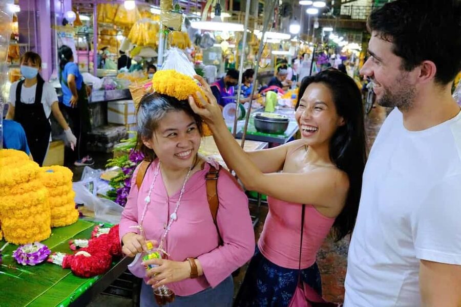Bangkok: Tuk Tuk Adventure Chinatown Michelin Food & Temples - Key points to know before you book