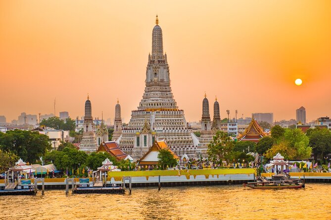 Bangkok Tuk-Tuk Tour by Night with Chinatown Street Food Meal - Grand Palace and Wat Pho after sunset