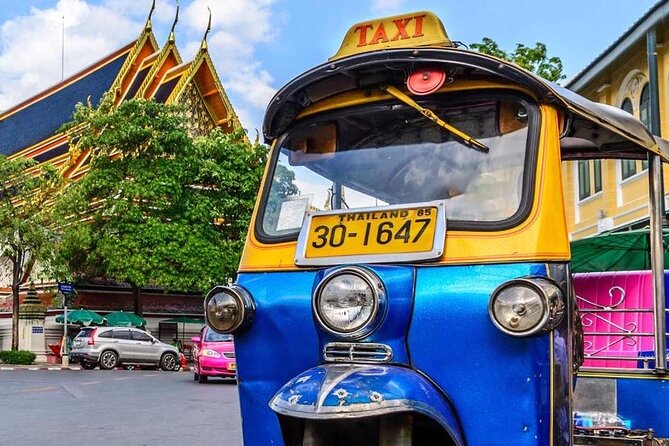 Bangkok Tuk Tuk Tour - Hotel-pickup & Dinner - A four-hour introduction to Bangkok after dark