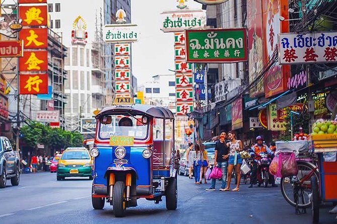 Bangkok Tuk Tuk Tour - Hotel-pickup & Dinner - Starting at the Kuan Yim Shrine