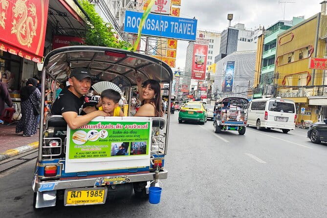 Bangkok TUK TUK Twilight Cultures Market and Food Taste - Meeting the tuk tuk near Hualamphong