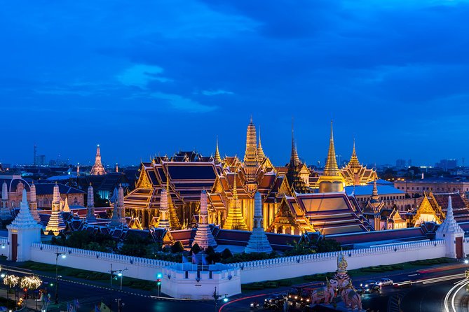 Bangkok Under the Night Lights by TUK-TUK (SHA Plus) - Eating through Yaowarat after dark