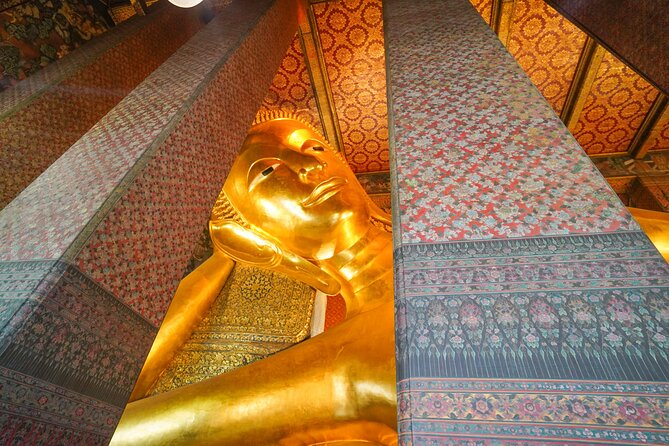 Bangkok Wat Pho and Flower Market Historical Walking Tour - Crossing the river by boat