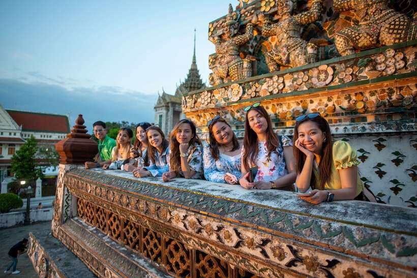 Bangkok: Wat Pho and Wat Arun Guided Walking Tour - Wat Arun’s white prang beside the river