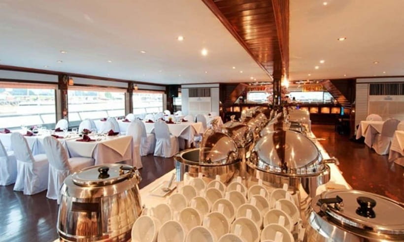 Bangkok: White Orchid Chao Phraya Cruise, Thai Buffet & Beer - The buffet: seafood, Thai dishes, and easy value