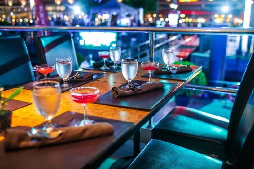 Bangkok: White Orchid Chao Phraya Cruise, Thai Buffet & Beer - Free drinks and what the package covers