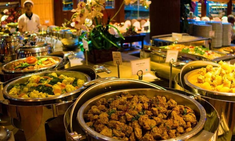 Bangkok: White Orchid Chao Phraya Cruise, Thai Buffet & Beer - Thai dance, live music, and the 19:00 cabaret