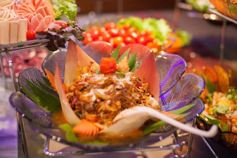 Bangkok: White Orchid Chao Phraya Cruise, Thai Buffet & Beer - Booking tips for a smoother evening