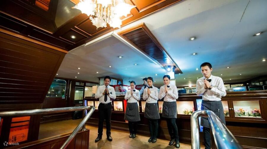 Bangkok: White Orchid Chao Phraya Dinner Cruise free Beer - Why the Chao Phraya is Bangkok’s best dinner table