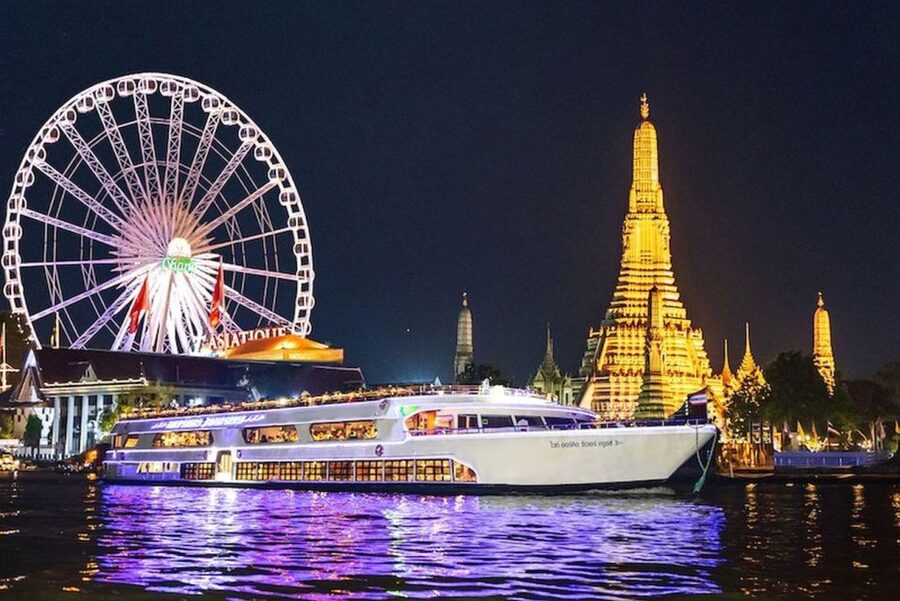 Bangkok: White Orchid Chao Phraya Dinner Cruise free Beer - Boarding the White Orchid