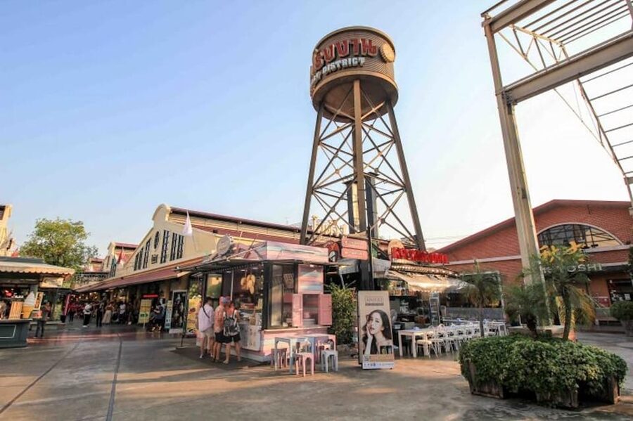 Bangkok with a Private Car and Driver Customizable Tours - Should you book it?