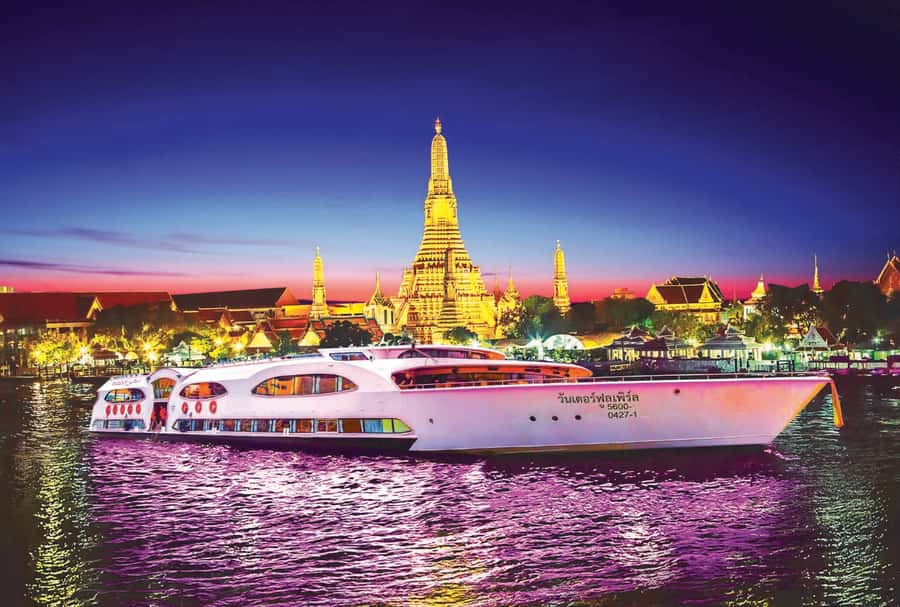 Bangkok: Wonderful Pearl Dinner Cruise and Live Performance - Welcome drinks, snacks, and the first river views