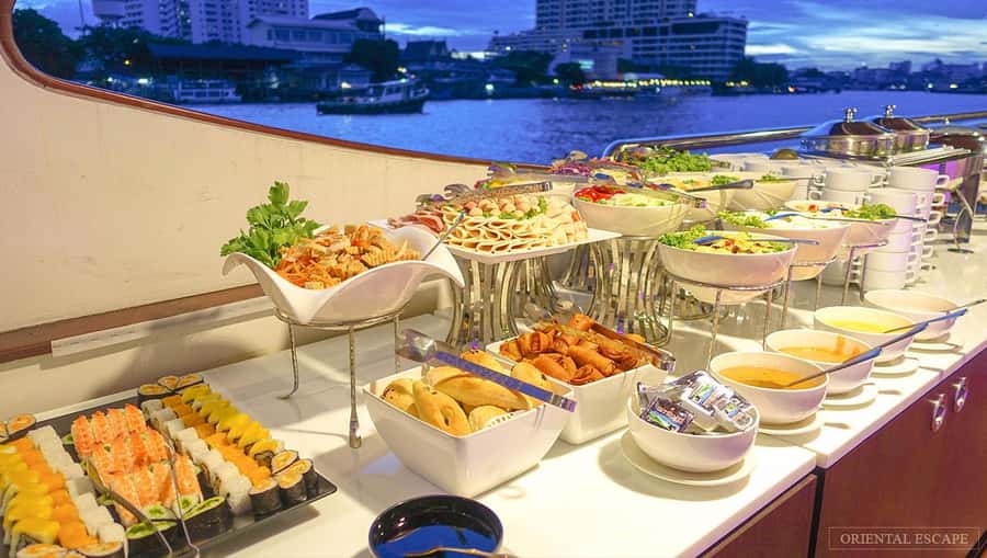Bangkok: Wonderful Pearl Dinner Cruise and Live Performance - Wat Arun and the river temples