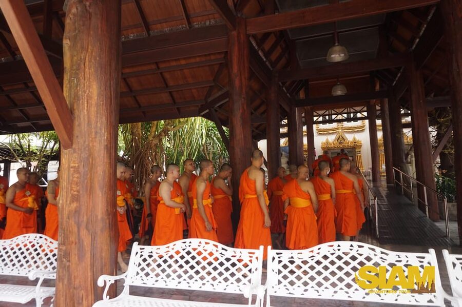 Bangkok Yai Local Canal Tour with Longtail Boat - Riverside life along Khlong Bang Luang and Khlong Mon