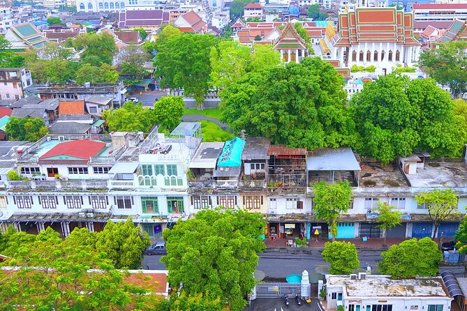 Best of Bangkok - Tuk tuk time and the climb to the Golden Mount