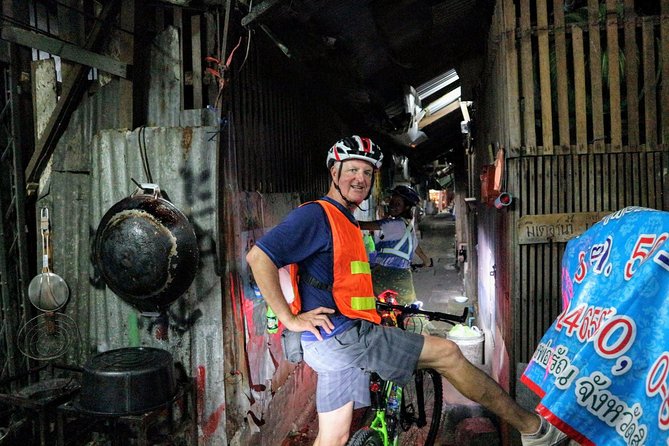Bike Bangkok at Night with Thai Dinner - Wat Pho and Bangkok’s temple story