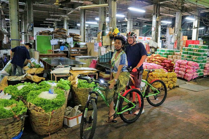 Bike Bangkok at Night with Thai Dinner - What the $43.81 price really covers