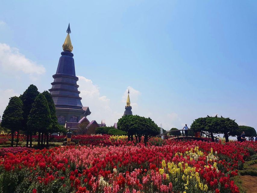 Chang Mai: Doi Inthanon Day Tour w/Waterfalls & Hilltribes - Hmong market and White Karen coffee