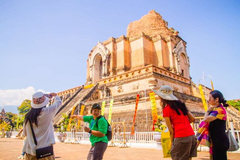 Chiang Mai: 3 Hour Old City and Temples Guided Walking Tour - Who will enjoy this walking tour most
