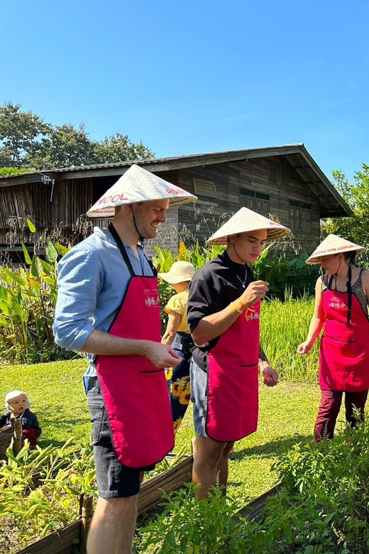 Chiang Mai: Asia Scenic Thai Cooking School - What the hands-on cooking feels like