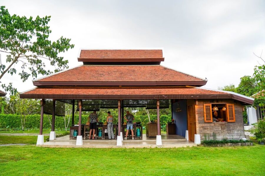 Chiang Mai: Authentic Cooking Class with Market & Farm Visit - From Chiang Mai hotel pickup to the countryside