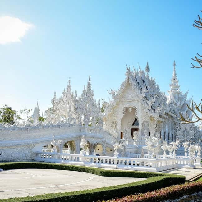 Chiang Mai: Chiang Rai Famous Temples & Hot Springs Day Trip - Wat Rong Khun, the White Temple