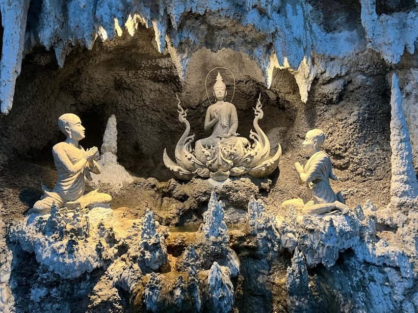 Chiang Mai: Chiang Rai Highlights in One Day - Starting at Tha Phae Gate before 8 a.m.