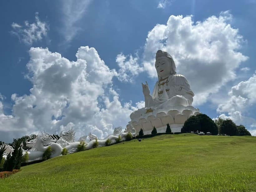 Chiang Mai: Chiang Rai Red, White, and Blue Temples day tour - Why Chiang Rai requires a full day from Chiang Mai