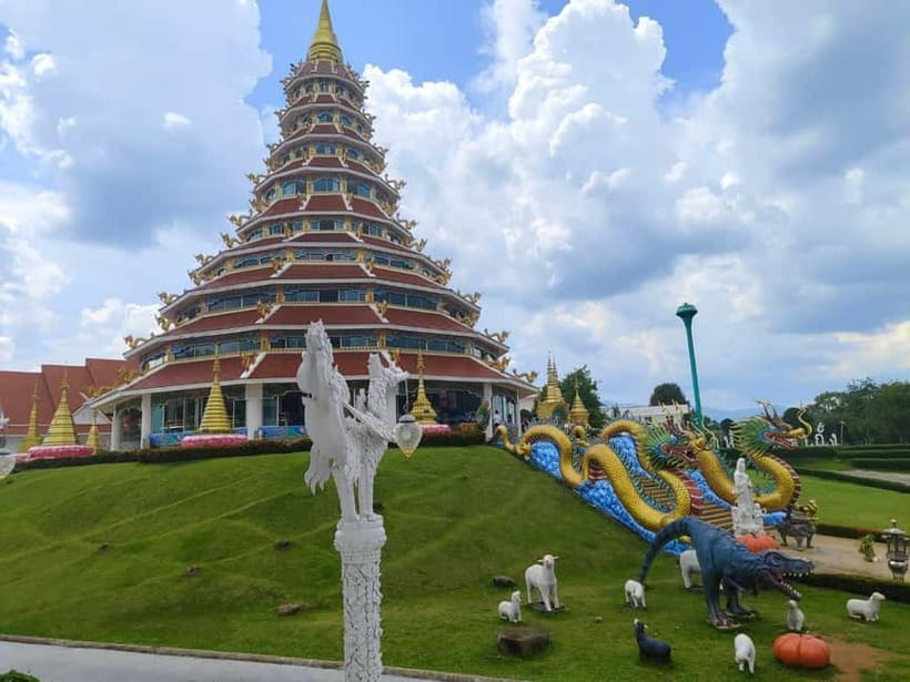 Chiang Mai: Chiang Rai Red, White, and Blue Temples day tour - Mae Kachan Hot Spring makes a useful first pause